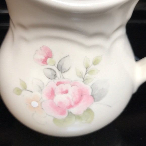 Pfaltzgraff “Tea Rose” Creamer - Picture 3 of 4